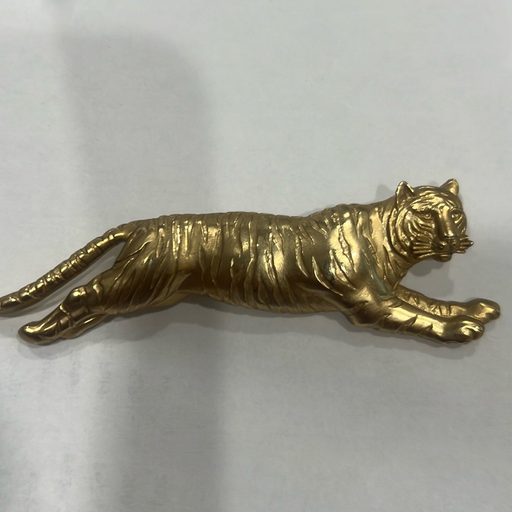 Tiger cat brooch/pin gold tone JJ
